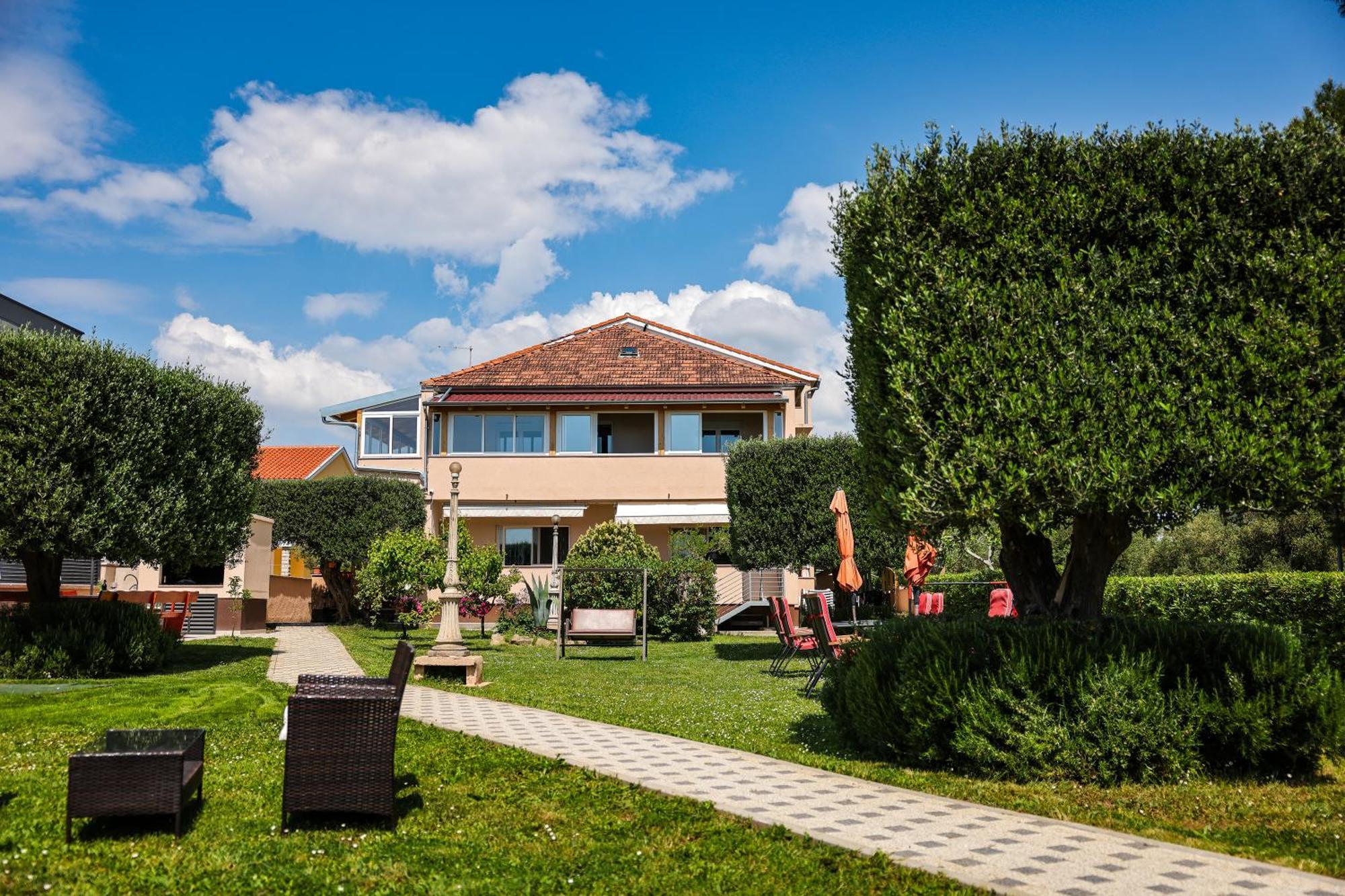 Apartments Becky On A Sandy Beach Without Crowd Sukošan Exterior foto