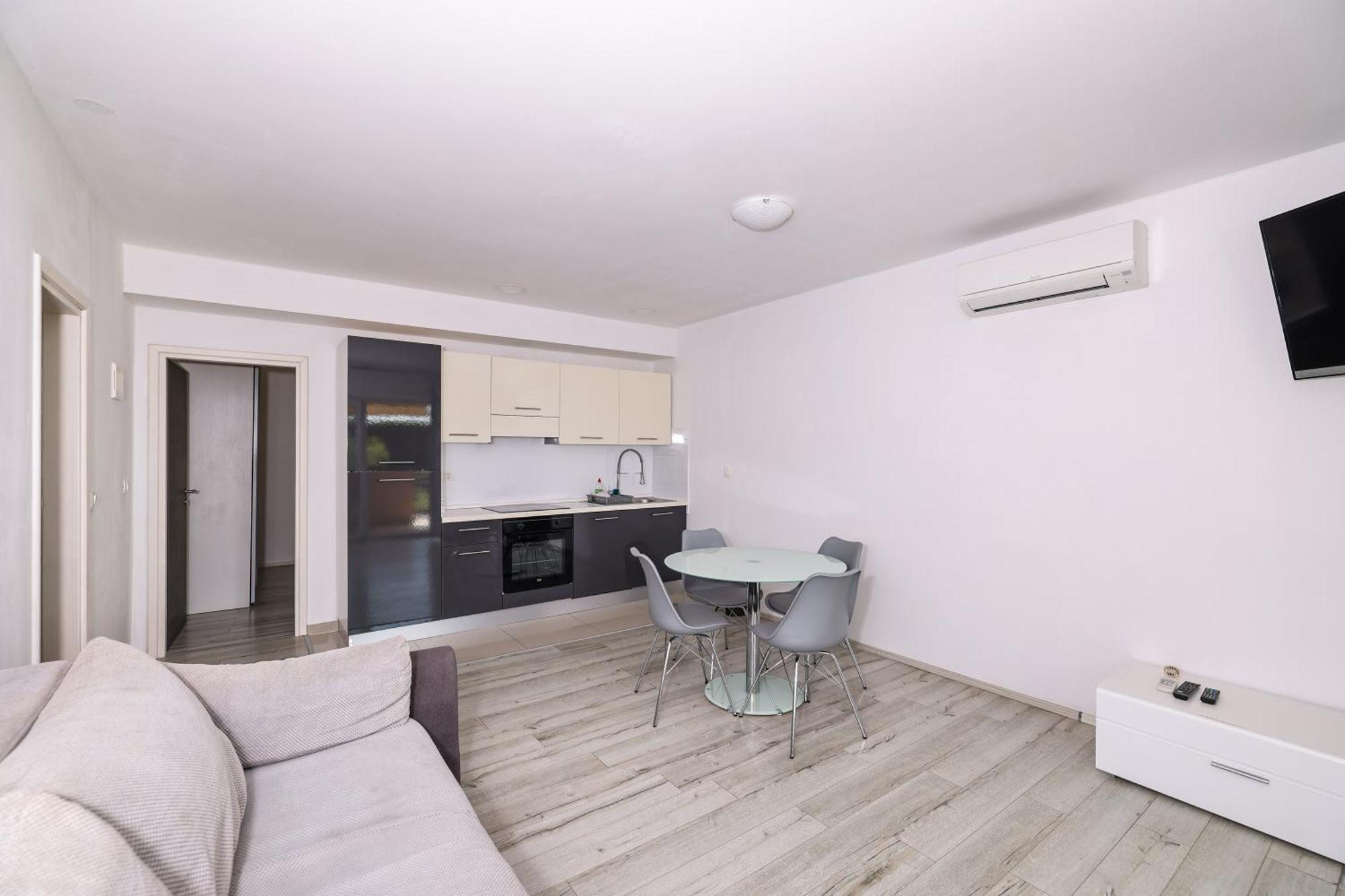 Apartments Becky On A Sandy Beach Without Crowd Sukošan Exterior foto